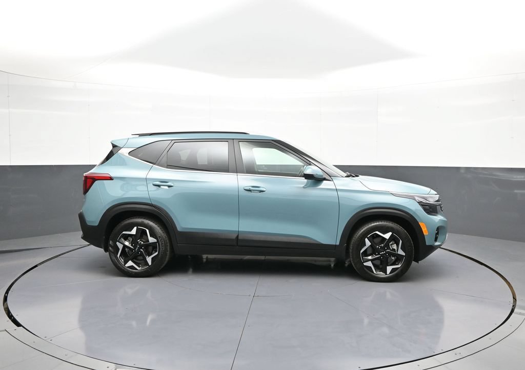 Certified 2025 Kia Seltos EX w/ EX Sunroof Package AWD/4WD image 5