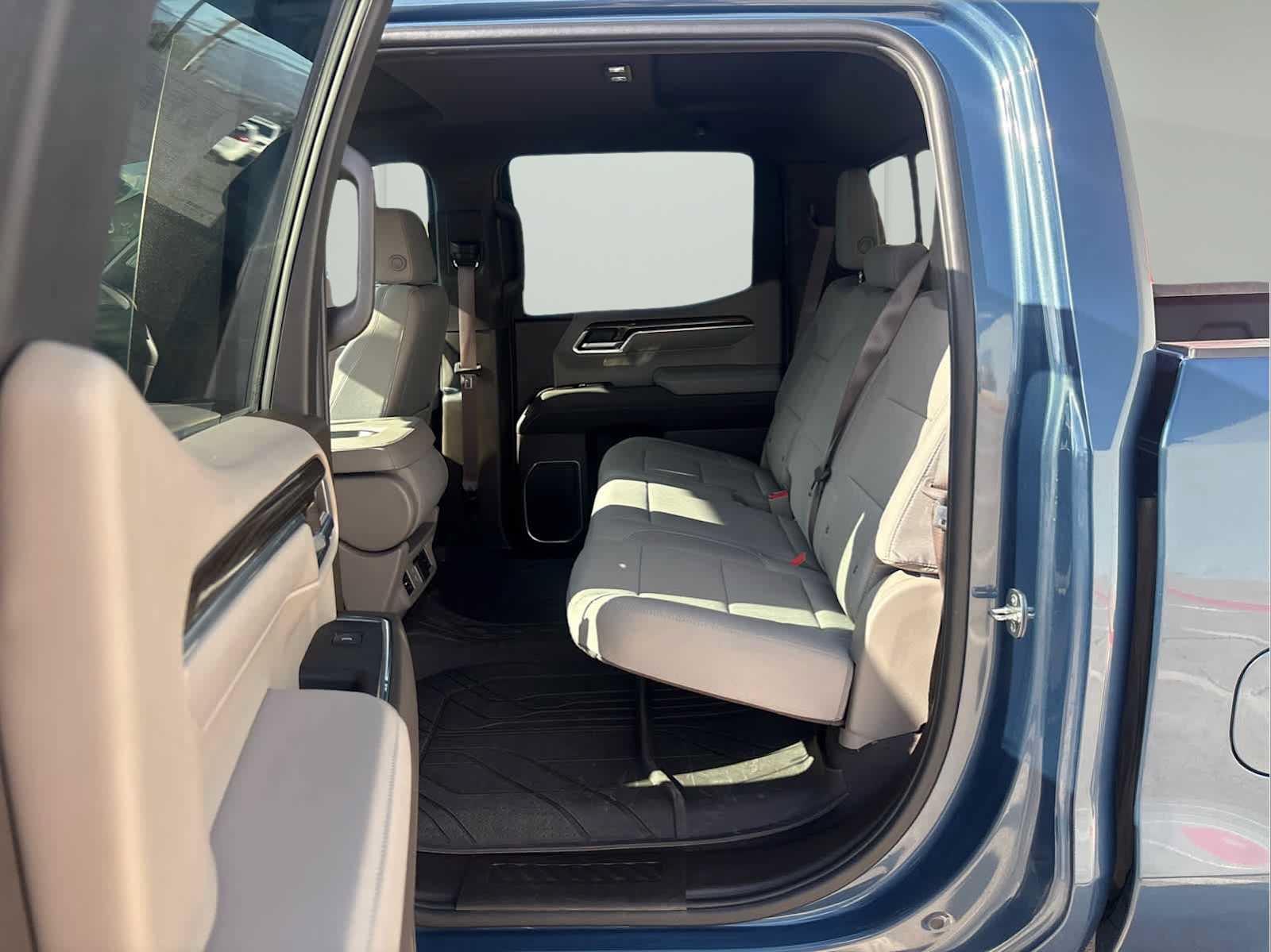 Used 2024 Chevrolet Silverado 1500 LT w/ Safety Package RWD image 11