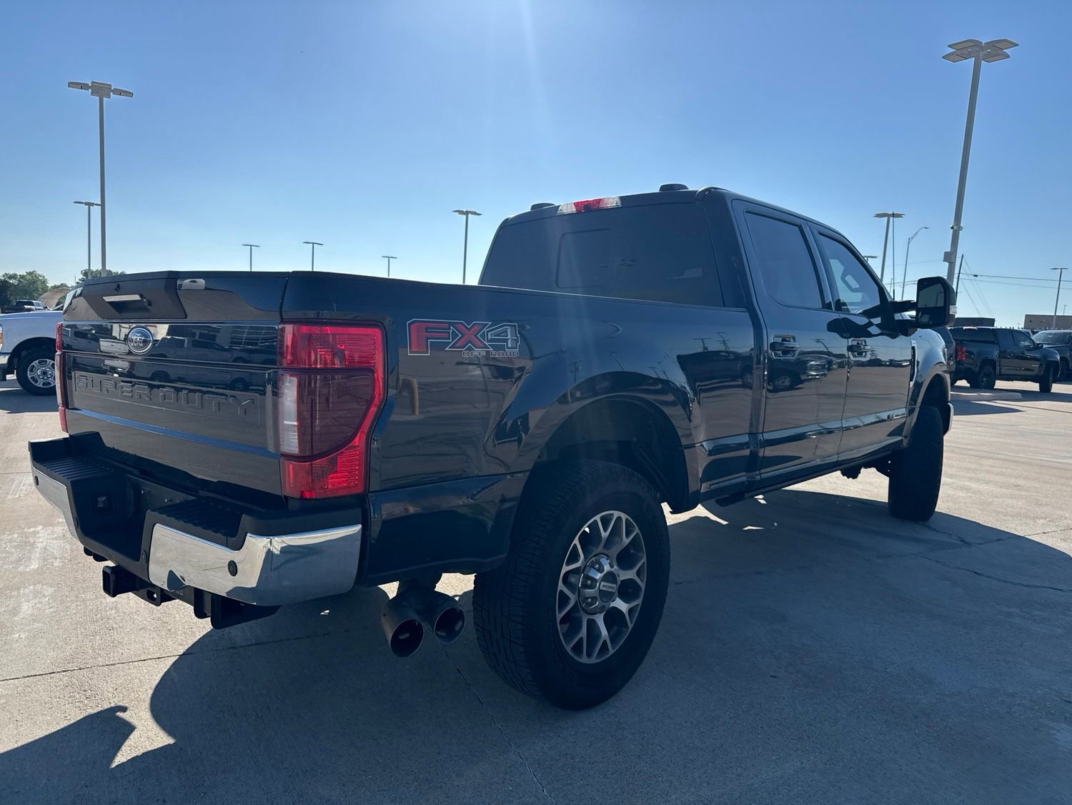 Used 2022 Ford F250 Lariat w/ Lariat Ultimate Package AWD/4WD image 3