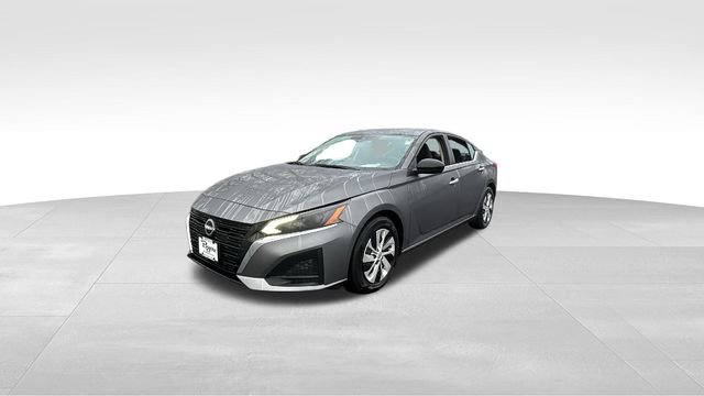 Used 2024 Nissan Altima 2.5 S image 2