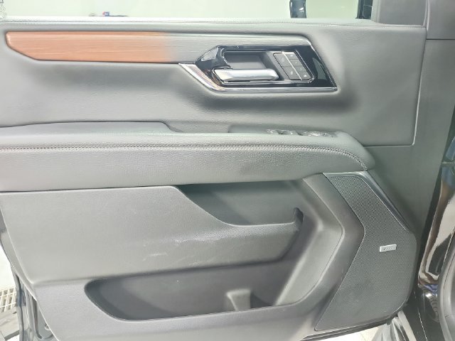 Used 2025 GMC Yukon Denali AWD/4WD image 34