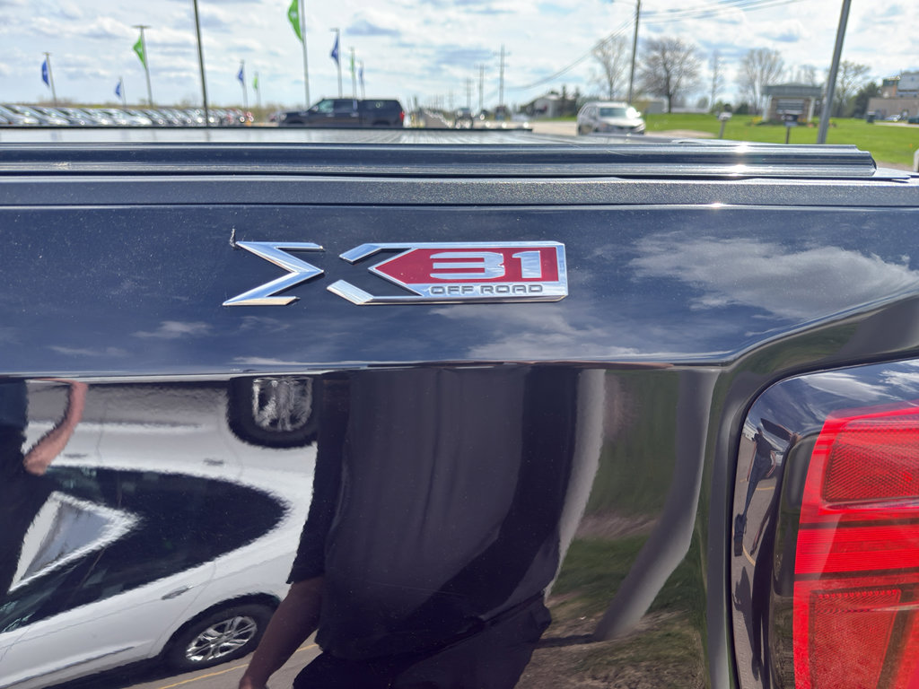 Used 2020 GMC Sierra 1500 SLT w/ SLT Premium Package AWD/4WD image 4