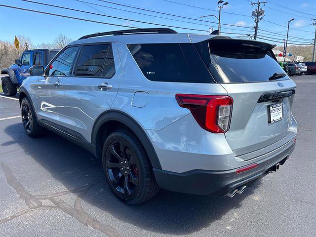 Used 2022 Ford Explorer ST w/ ST Street Pack image 5