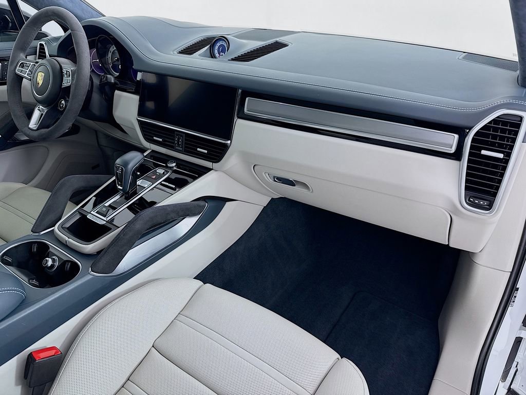 Certified 2022 Porsche Cayenne Turbo image 34