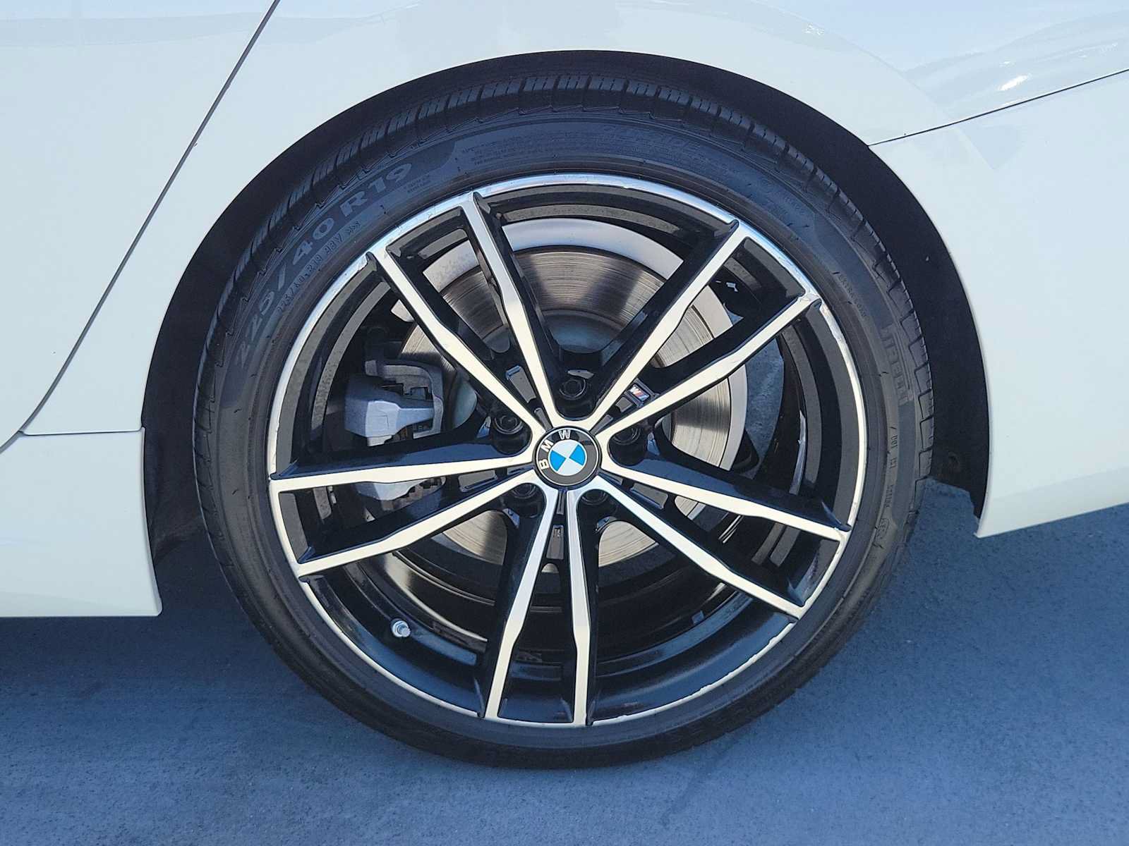 Used 2019 BMW 330i Sedan w/ M Sport Package RWD image 18