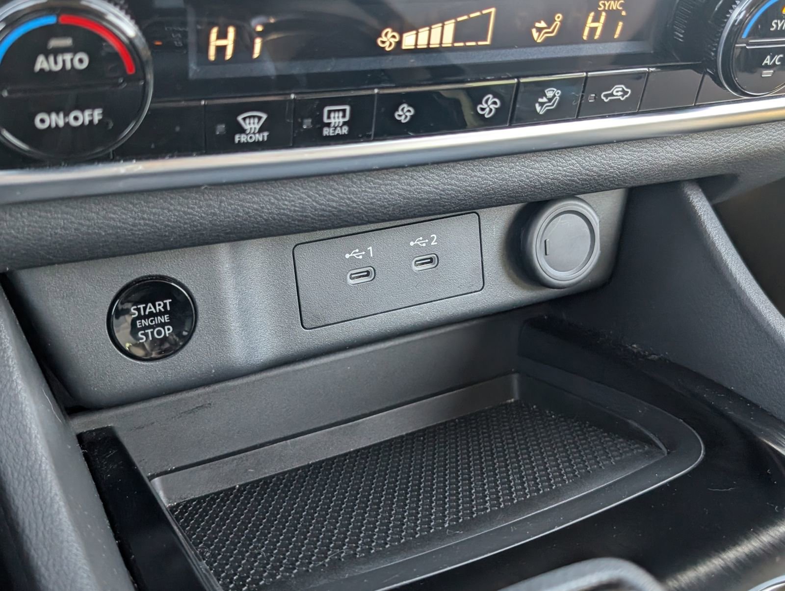 Used 2025 Nissan Rogue SV image 17