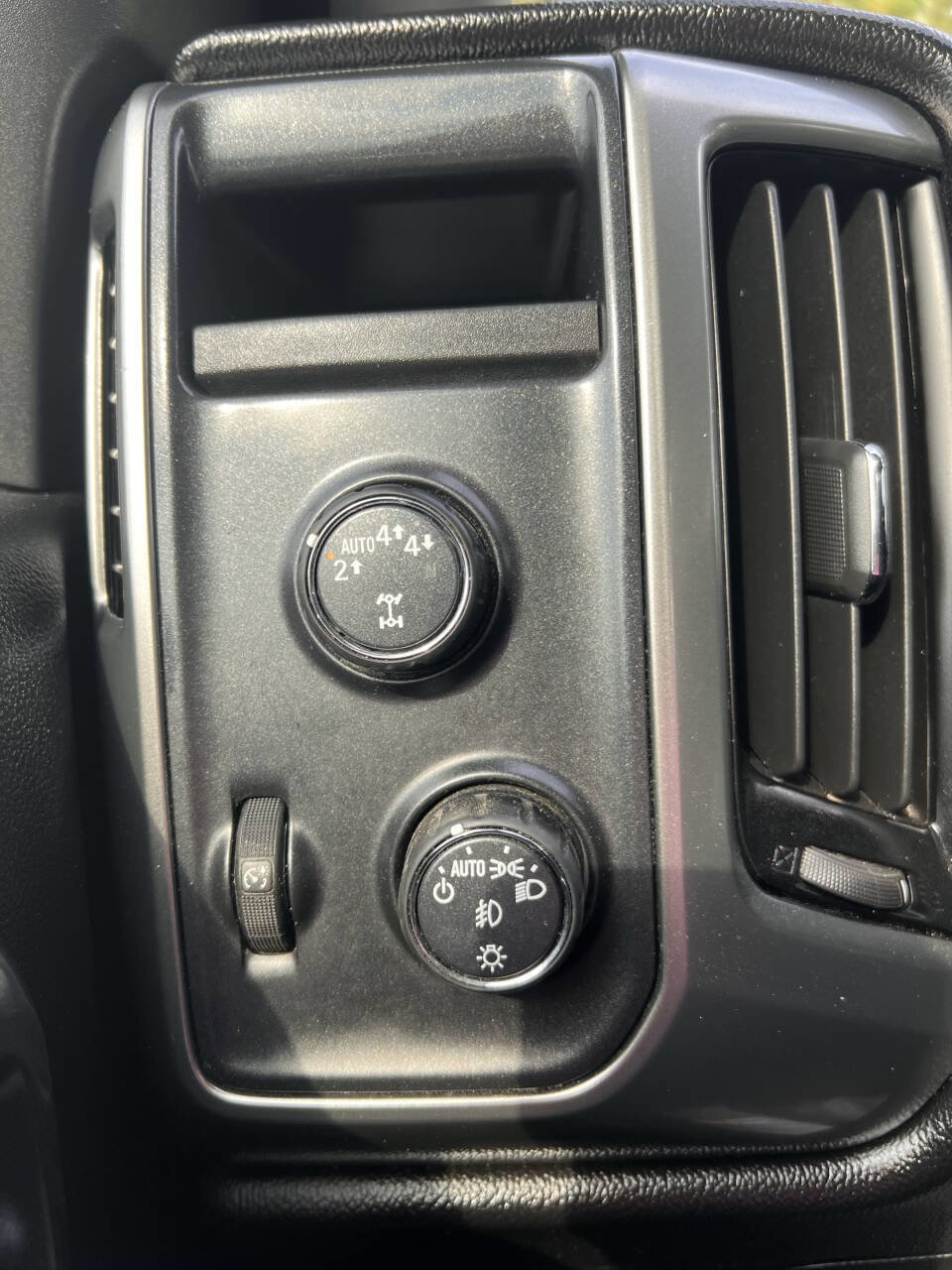 Used 2018 Chevrolet Silverado 1500 LT w/ All Star Edition image 20