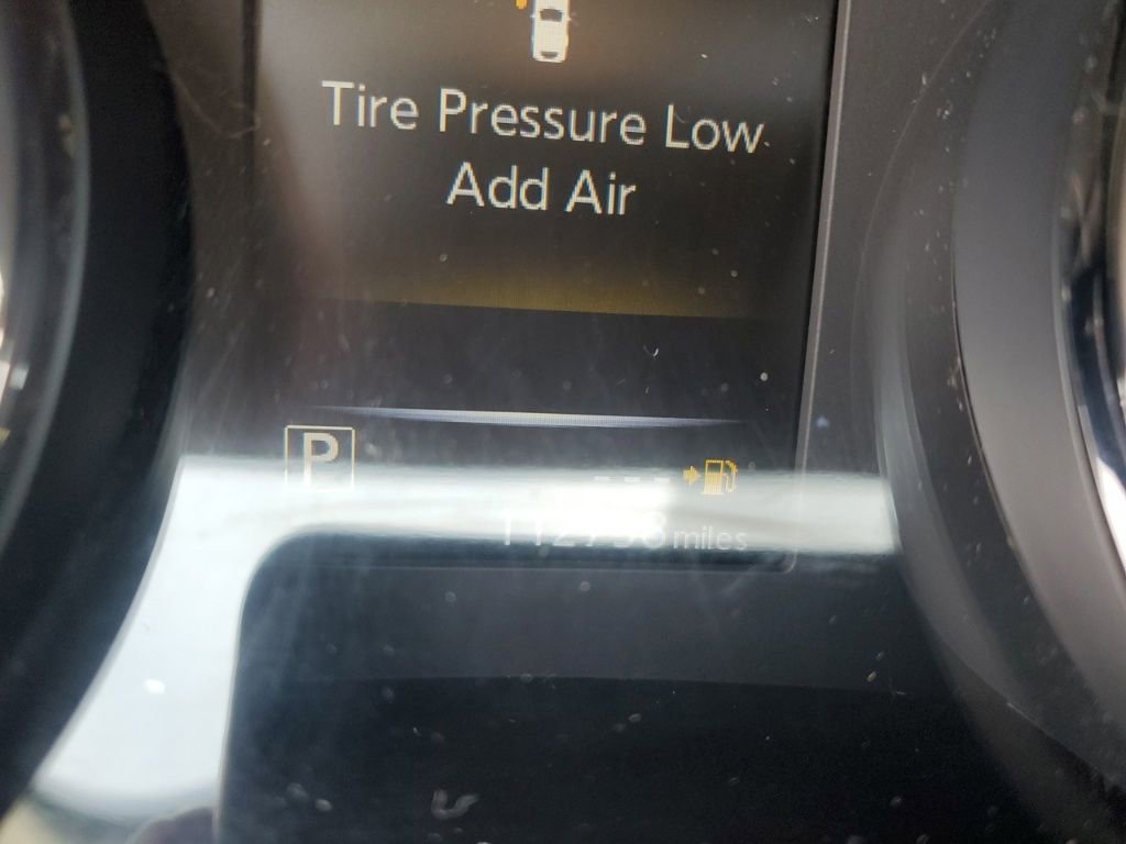 Used 2017 Nissan Rogue Sport SL w/ SL Premium Package image 16