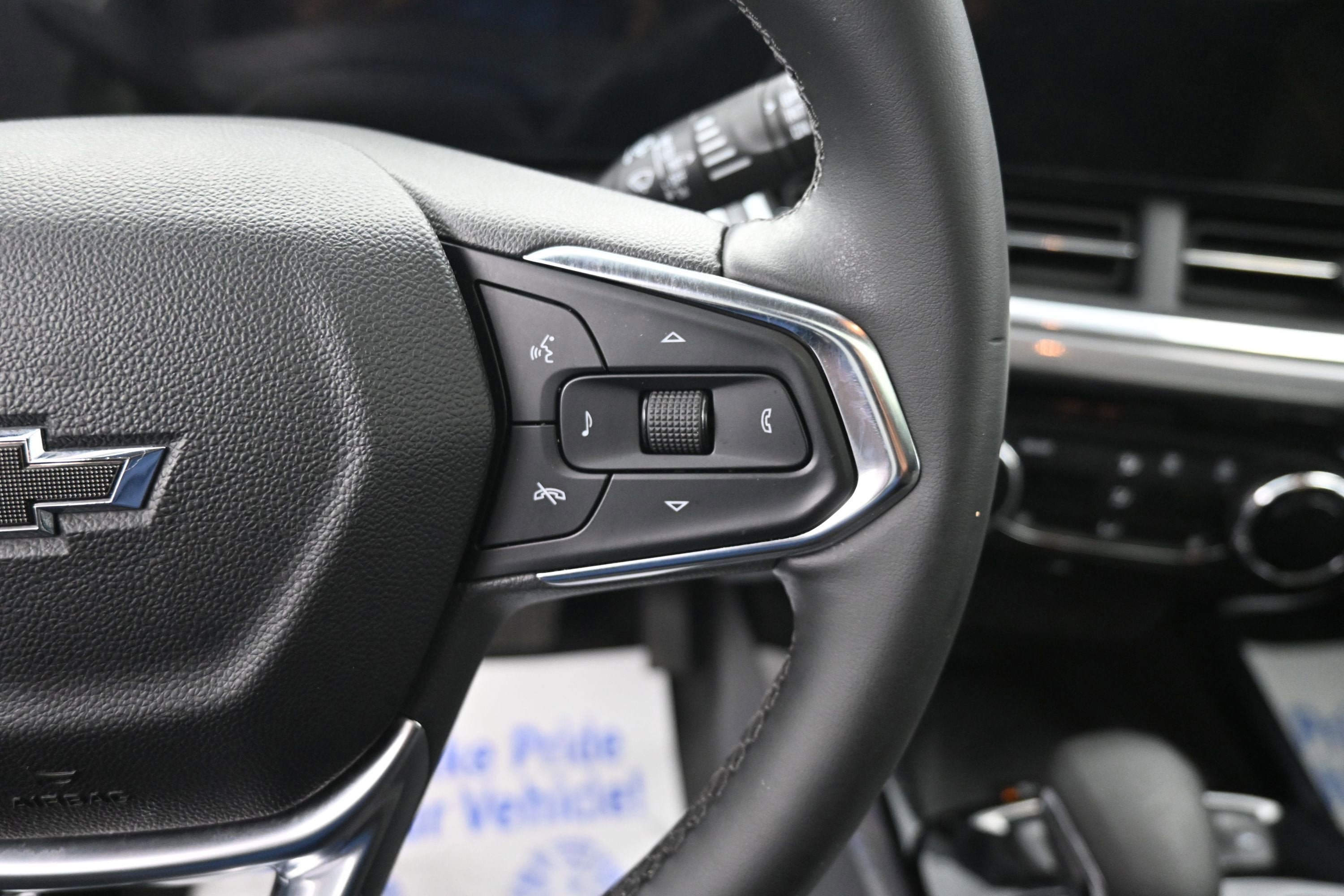 Used 2024 Chevrolet Trax ACTIV w/ Sunroof Package FWD image 13