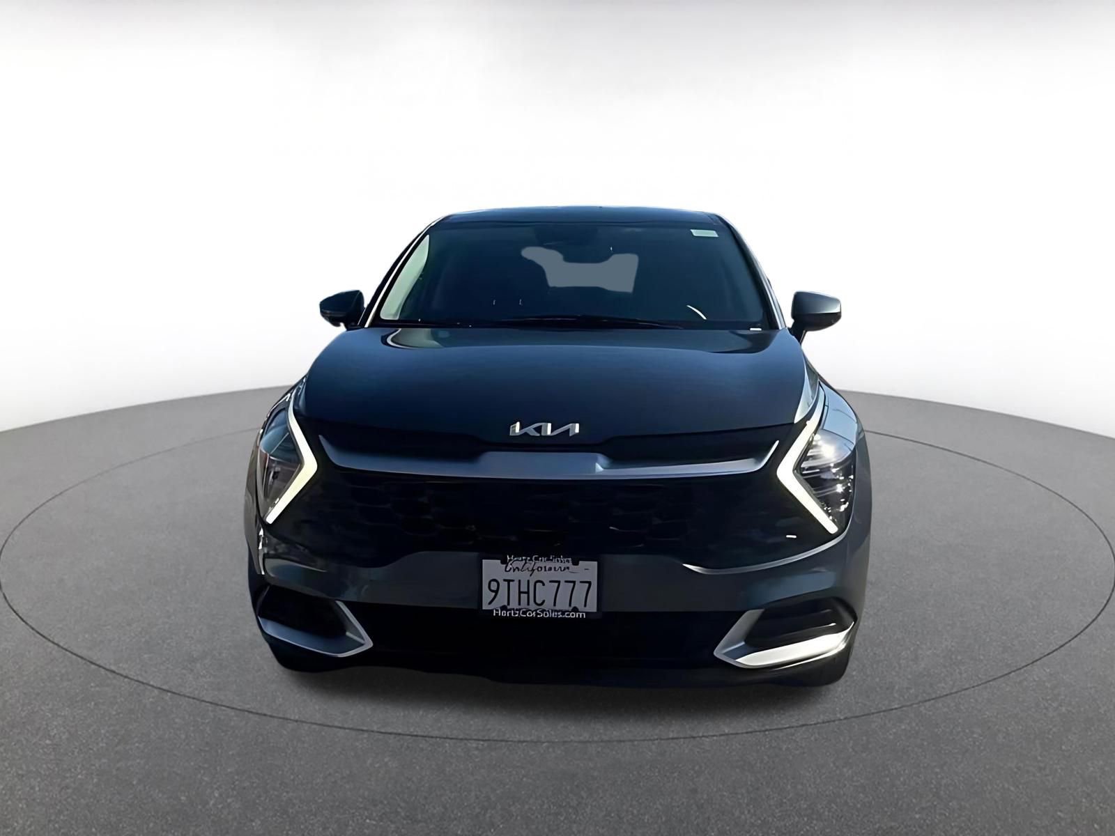 Used 2025 Kia Sportage LX image 4