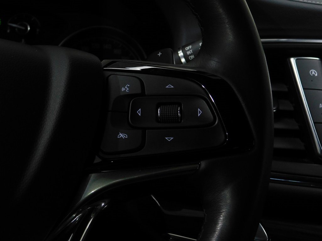 Used 2024 Buick Enclave Essence image 36