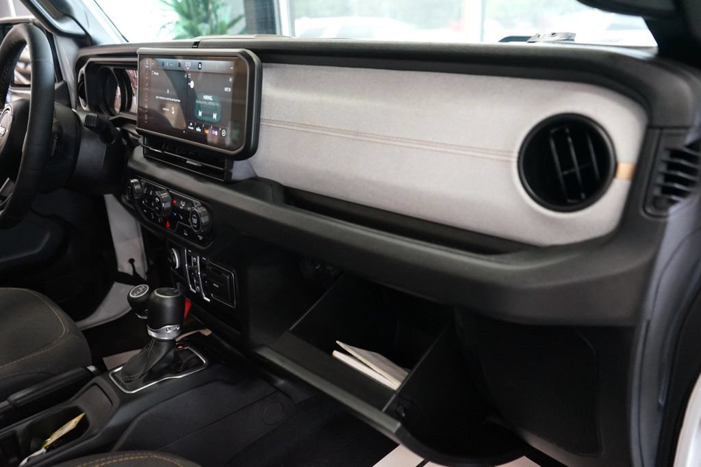 Used 2024 Jeep Wrangler Unlimited Sport AWD/4WD image 43
