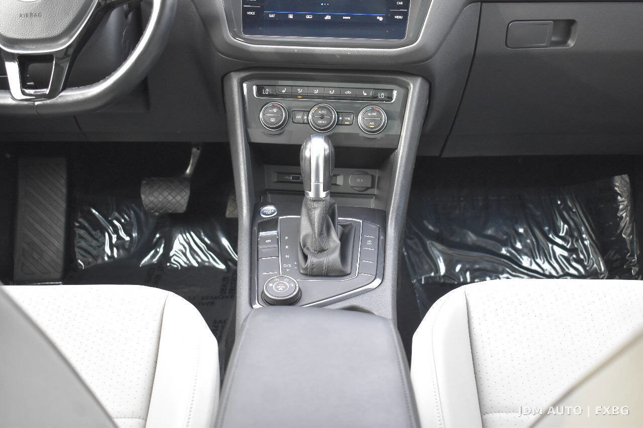 Used 2019 Volkswagen Tiguan SE AWD/4WD image 29