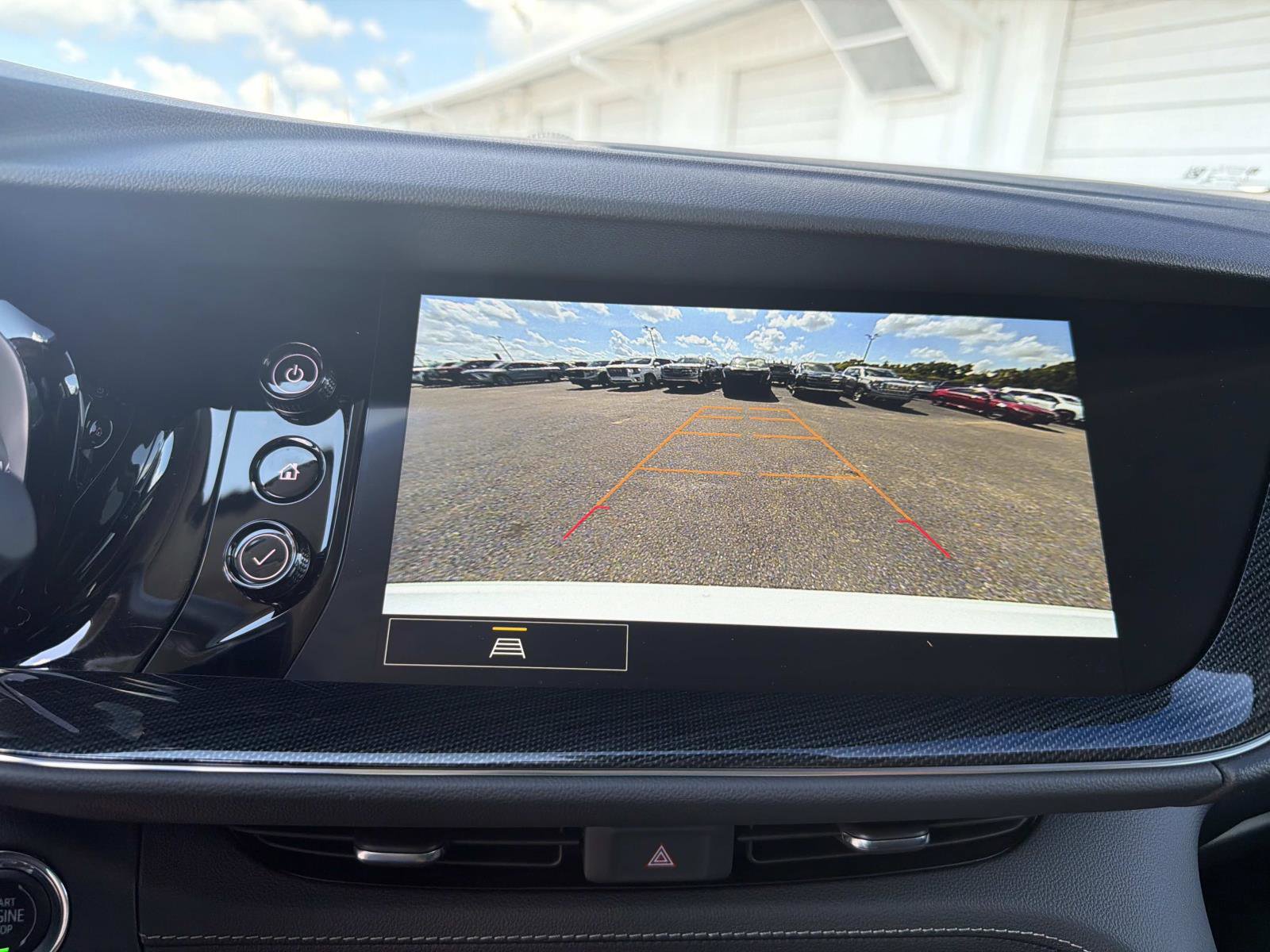 Used 2023 Buick Envision Essence image 24