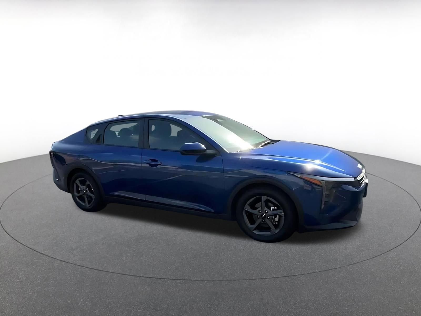Used 2025 Kia K4 FWD image 2