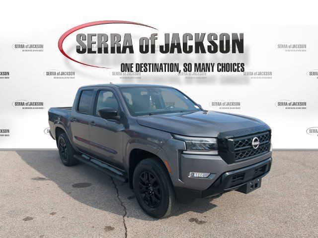 Used 2023 Nissan Frontier SV w/ Midnight Edition Package image 2