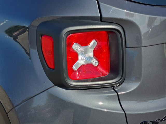 Used 2023 Jeep Renegade Altitude w/ Convenience Group I AWD/4WD image 34
