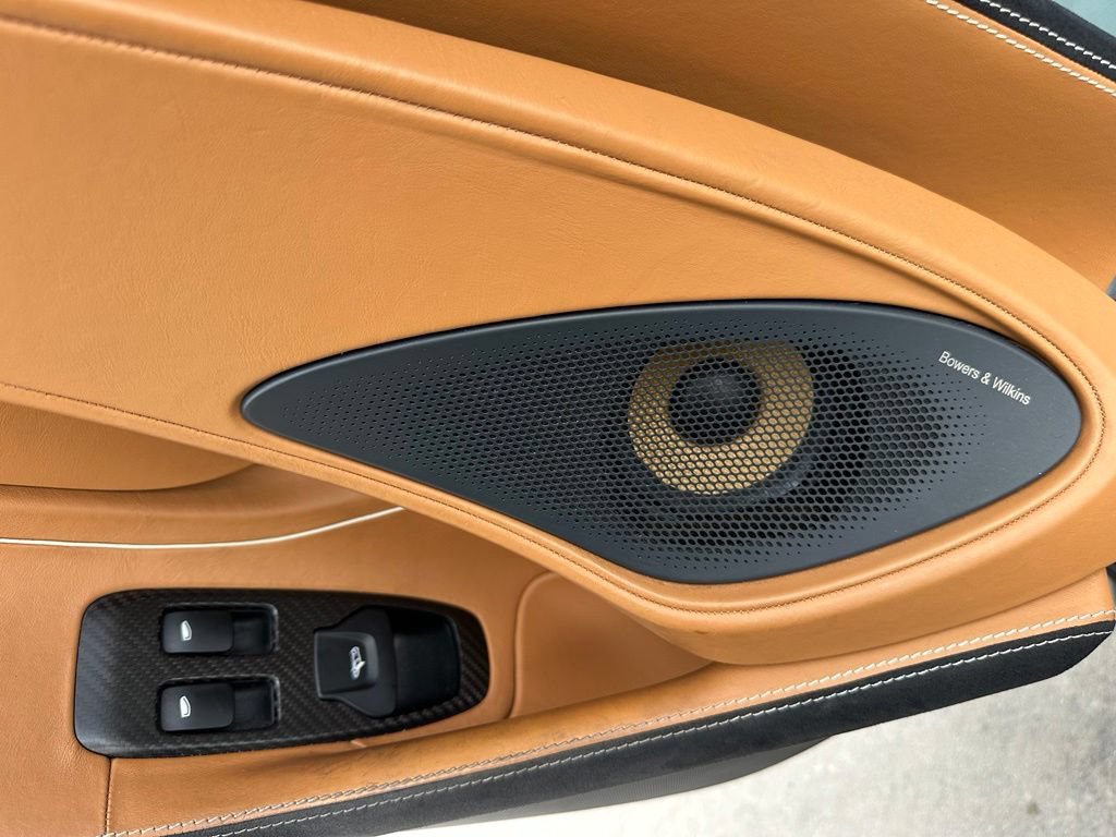 Used 2019 McLaren 570S Spider RWD image 20