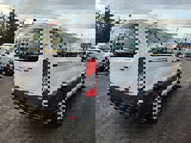 Used 2023 Ford Transit 350 XLT image 5