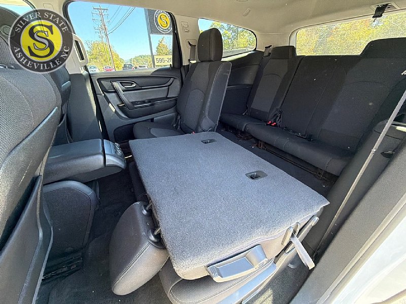 Used 2017 Chevrolet Traverse LT FWD image 15