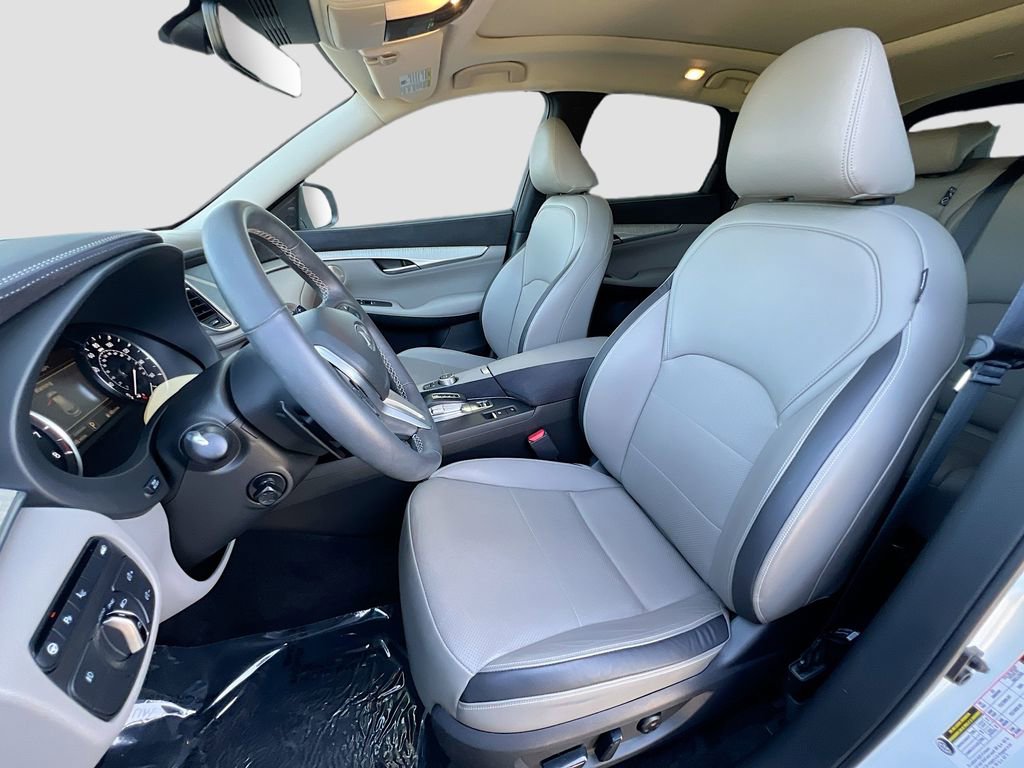 Used 2023 INFINITI QX50 Sensory image 22