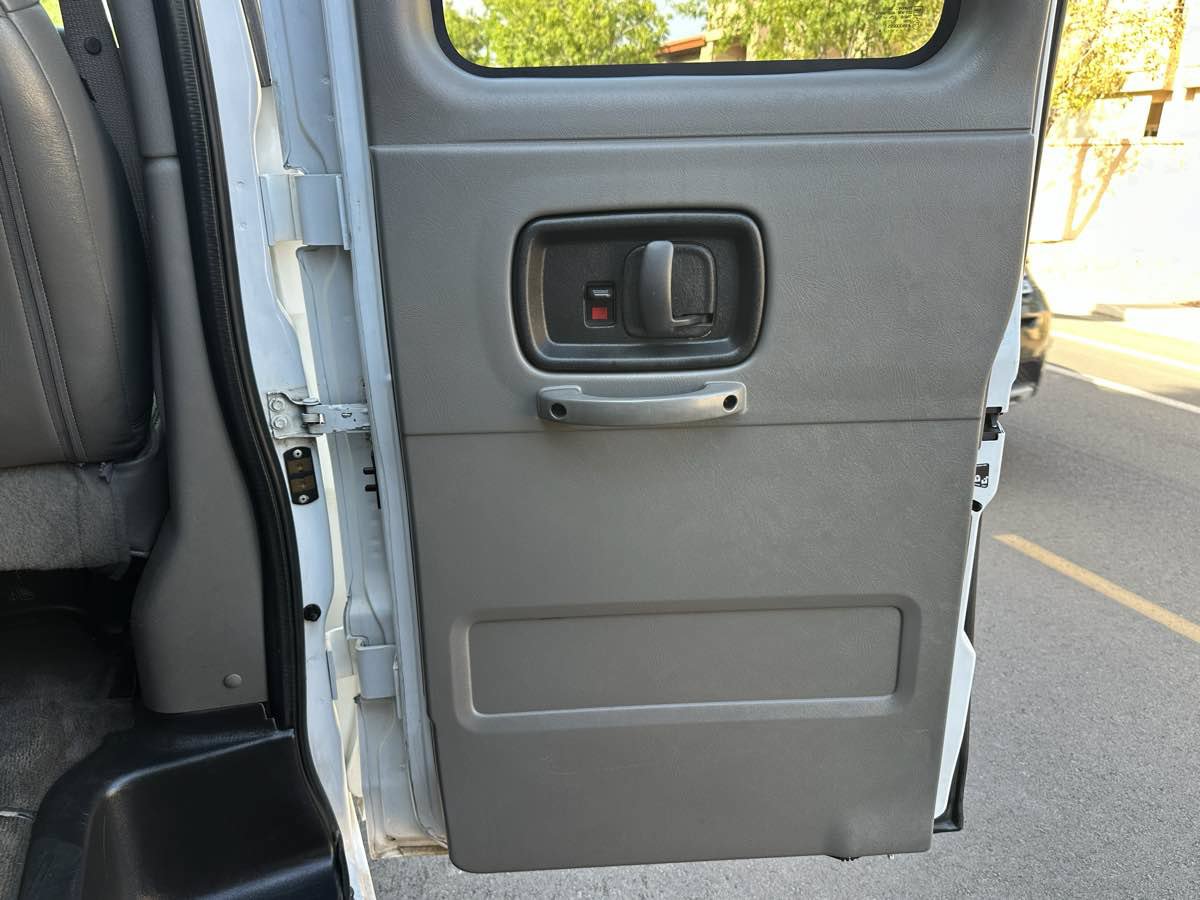 Used 2018 Chevrolet Express 3500 LT w/ LT Preferred Equipment Group RWD image 40