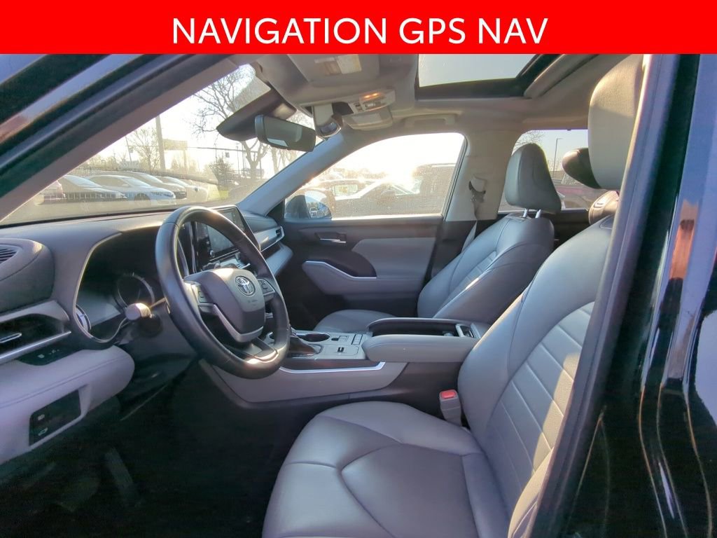 Used 2022 Toyota Highlander XLE image 6