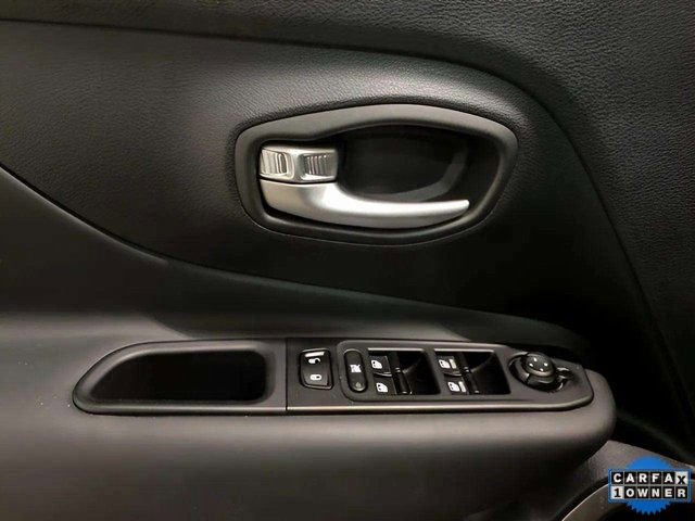 Used 2022 Jeep Renegade Latitude image 32