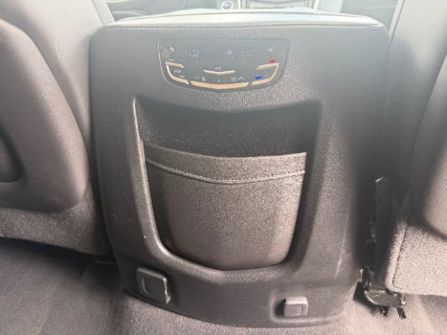 Used 2016 Cadillac Escalade Luxury AWD/4WD image 14