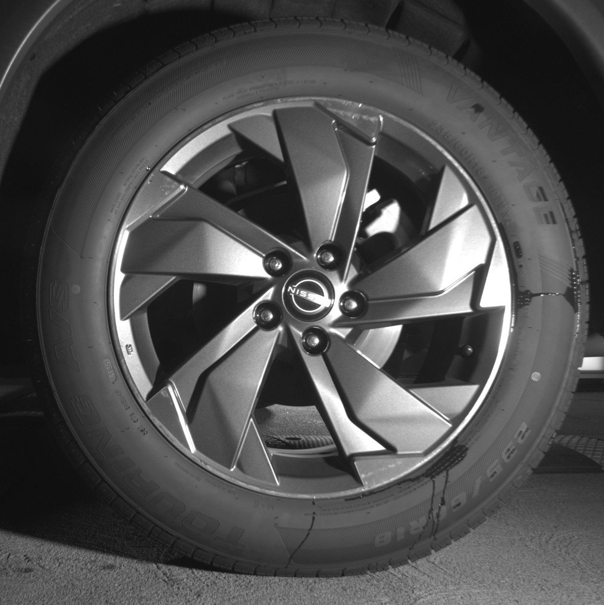 Used 2025 Nissan Rogue SV image 14