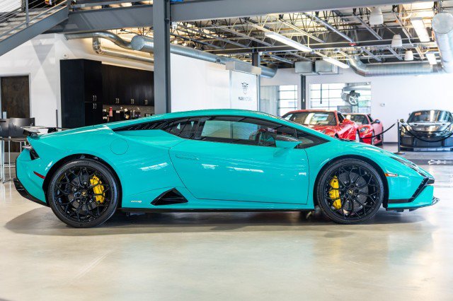 Used 2023 Lamborghini Huracan Tecnica RWD image 7