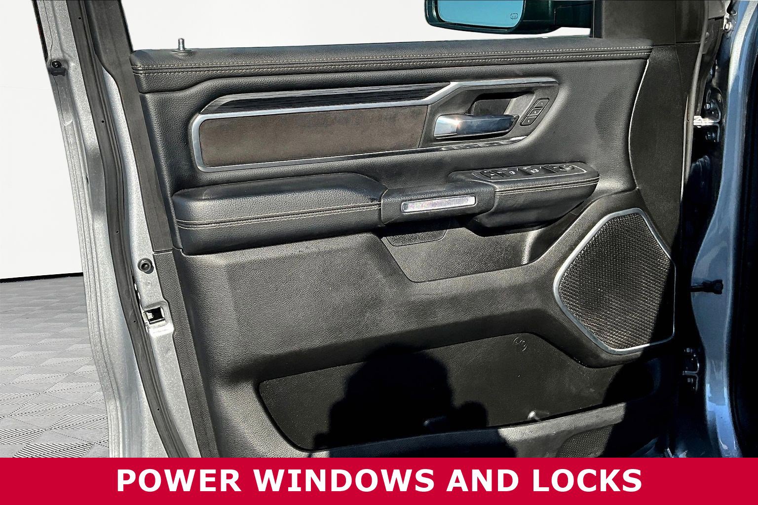 Used 2023 RAM 1500 Laramie AWD/4WD image 19