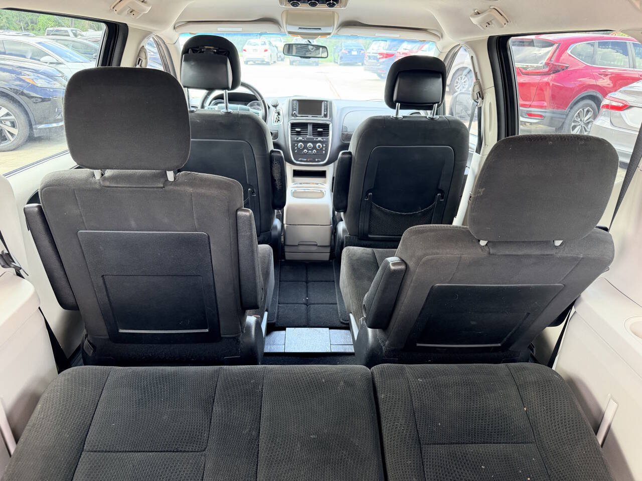 Used 2015 Dodge Grand Caravan SXT w/ UConnect Hands-Free Group FWD image 9