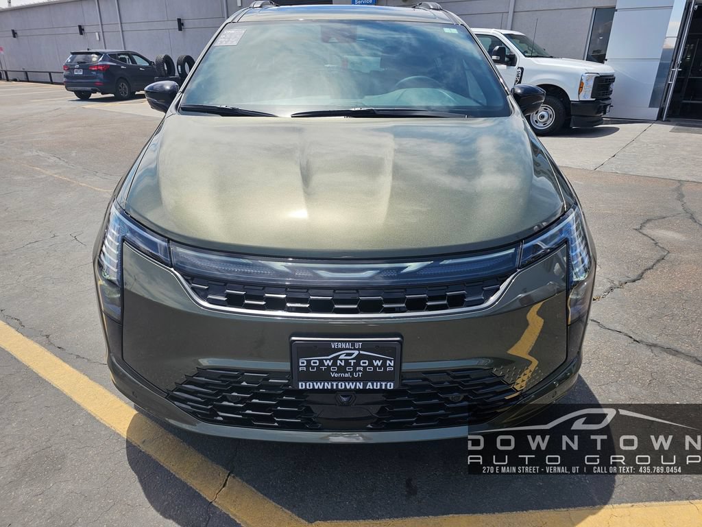 New 2027 Chrysler Pacifica Limited AWD/4WD image 8