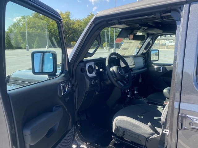 New 2025 Jeep Gladiator Sport image 14