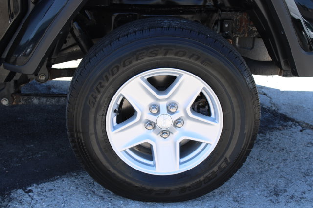 Used 2022 Jeep Gladiator Sport AWD/4WD image 8