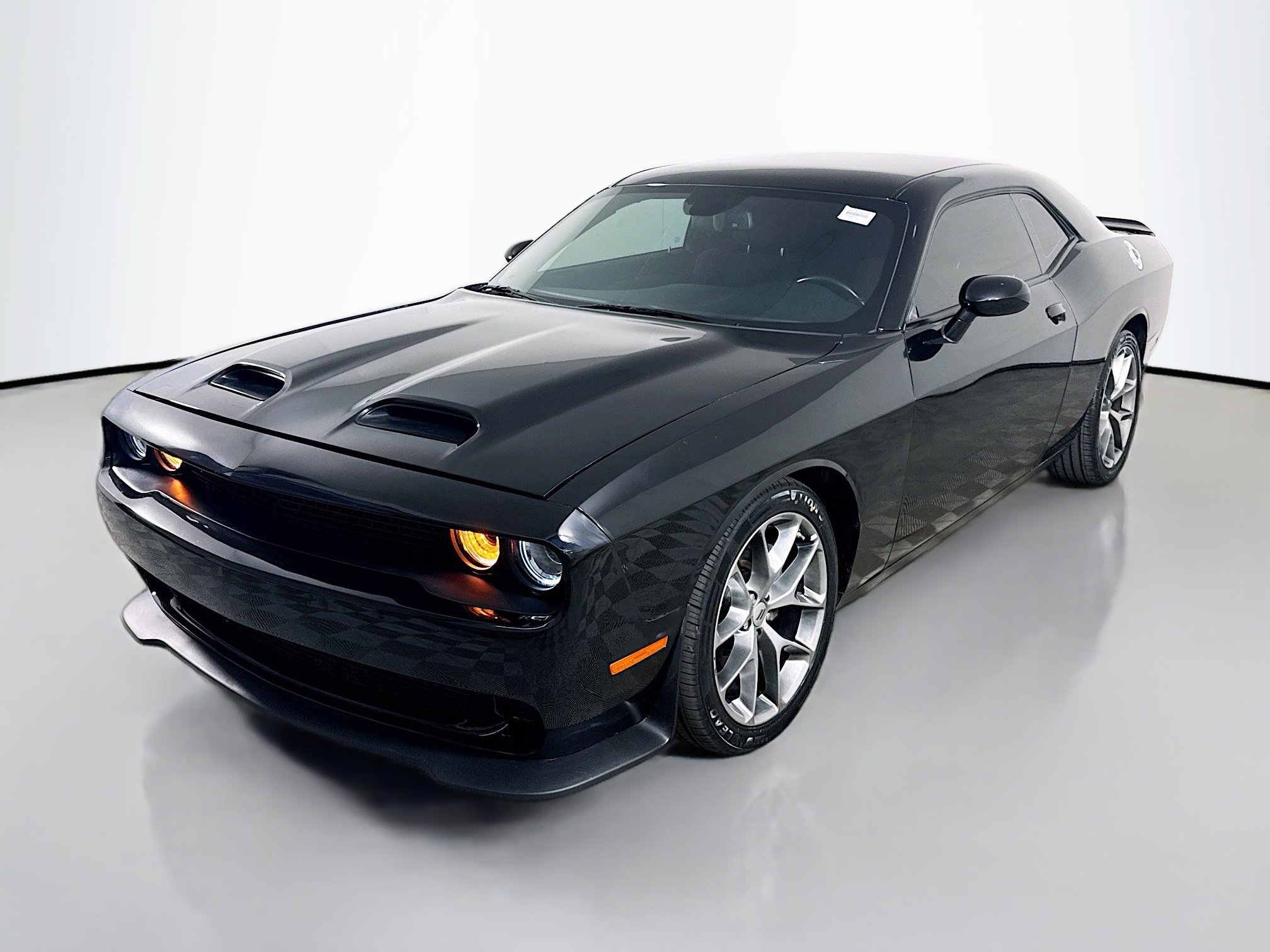 Used 2022 Dodge Challenger GT image 4