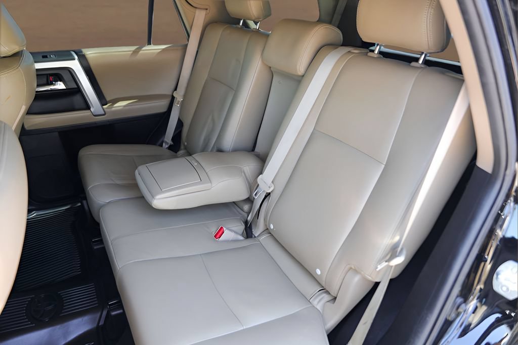 Used 2016 Toyota 4Runner SR5 AWD/4WD image 23