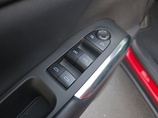 Used 2025 Chevrolet Traverse LT image 11