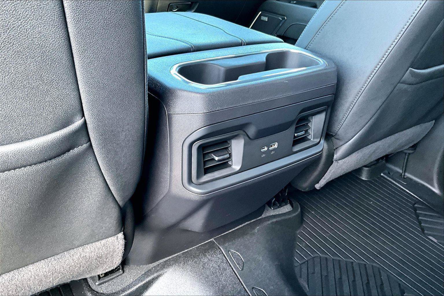 Used 2024 Chevrolet Silverado 1500 LT Trail Boss w/ LT Trail Boss Premium Package AWD/4WD image 33