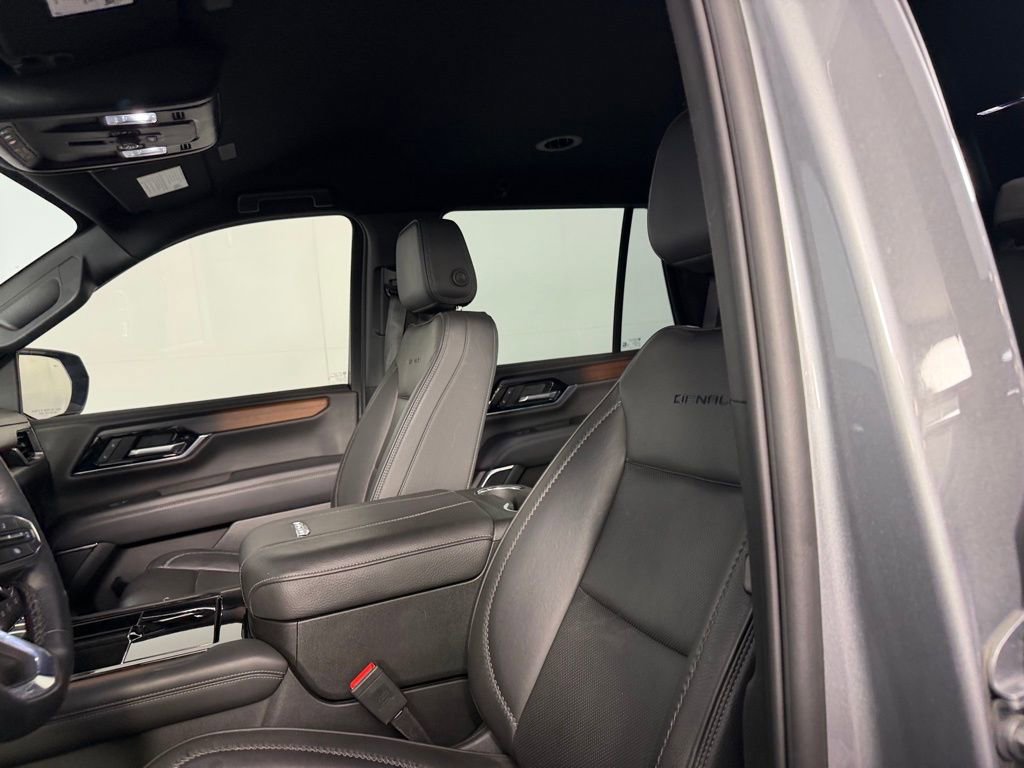 Used 2025 GMC Yukon Denali image 21