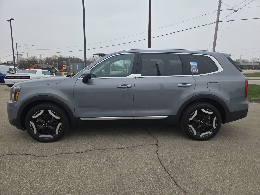 Used 2024 Kia Telluride S image 4