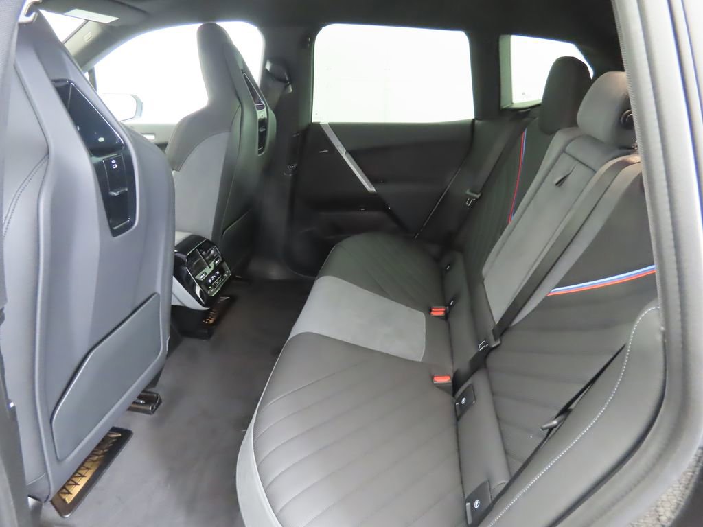 Used 2026 BMW iX xDrive45 w/ M Sport Package AWD/4WD image 22