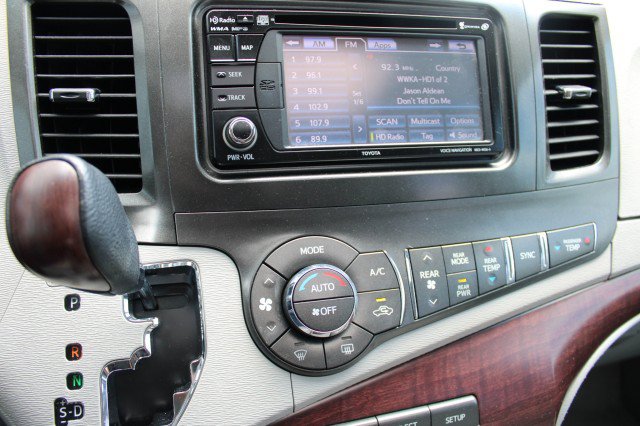 Used 2013 Toyota Sienna XLE FWD image 9