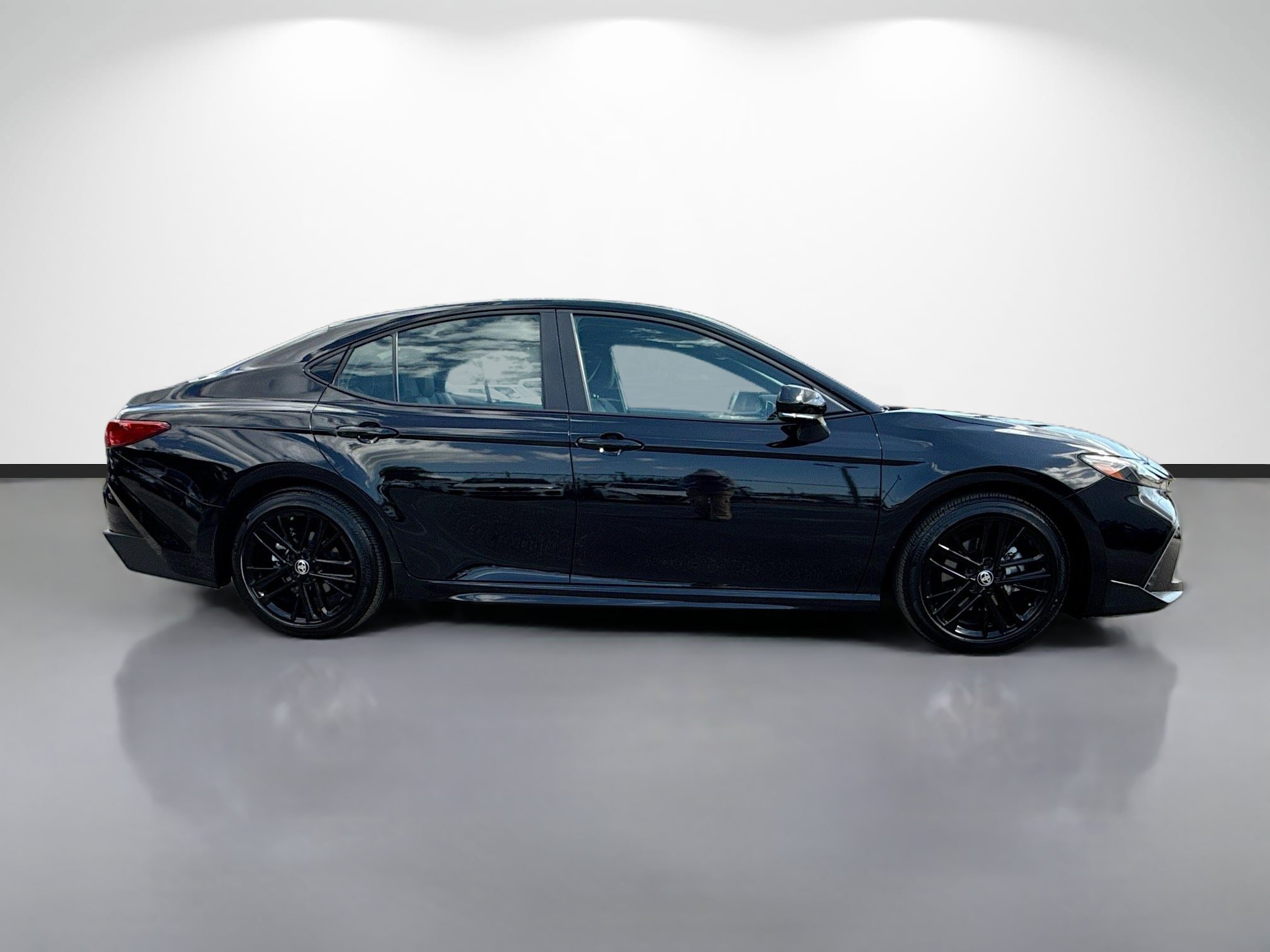 Used 2026 Toyota Camry SE w/ Multimedia Upgrade Package FWD image 2