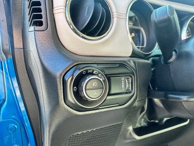 Used 2023 Jeep Gladiator Overland AWD/4WD image 26