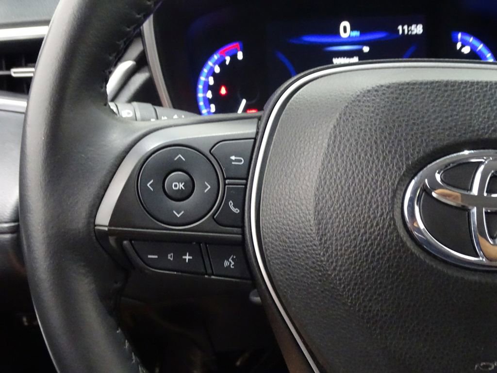 Used 2022 Toyota Corolla Cross XLE image 24
