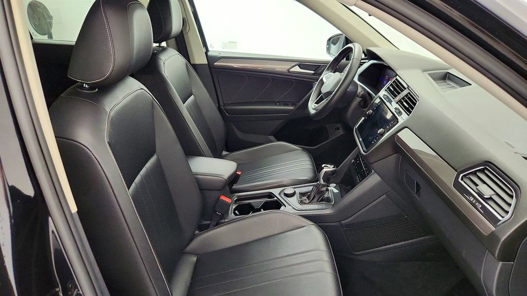 Used 2022 Volkswagen Tiguan SE image 20