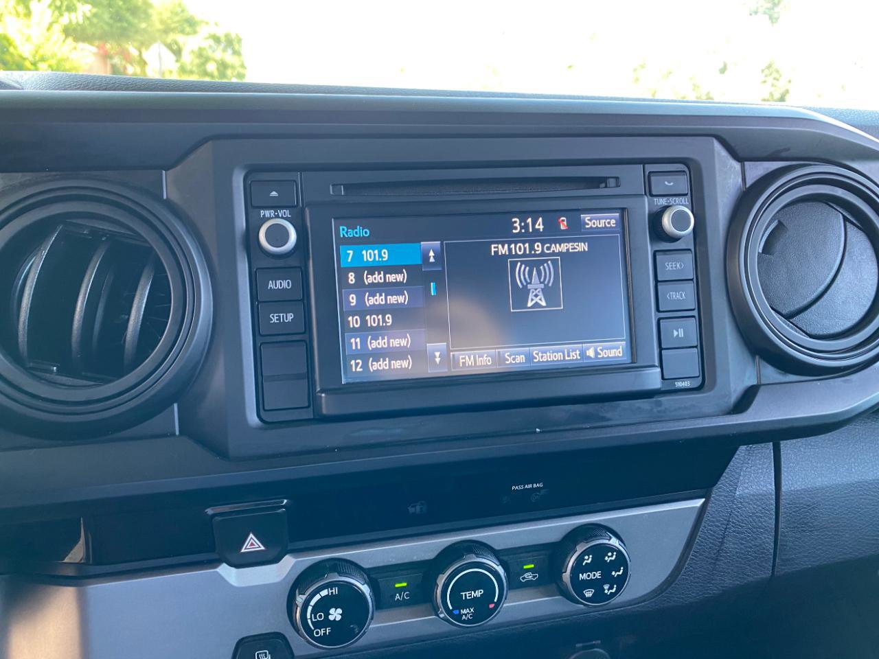 Used 2018 Toyota Tacoma SR RWD image 54