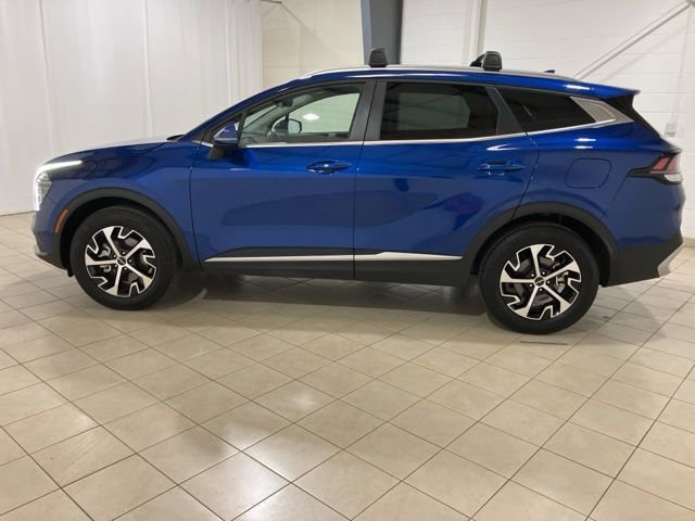Used 2024 Kia Sportage EX image 2